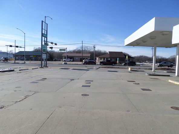Corner Lot on 6th & Monroe: 501 Monroe St, Beatrice, NE 68310